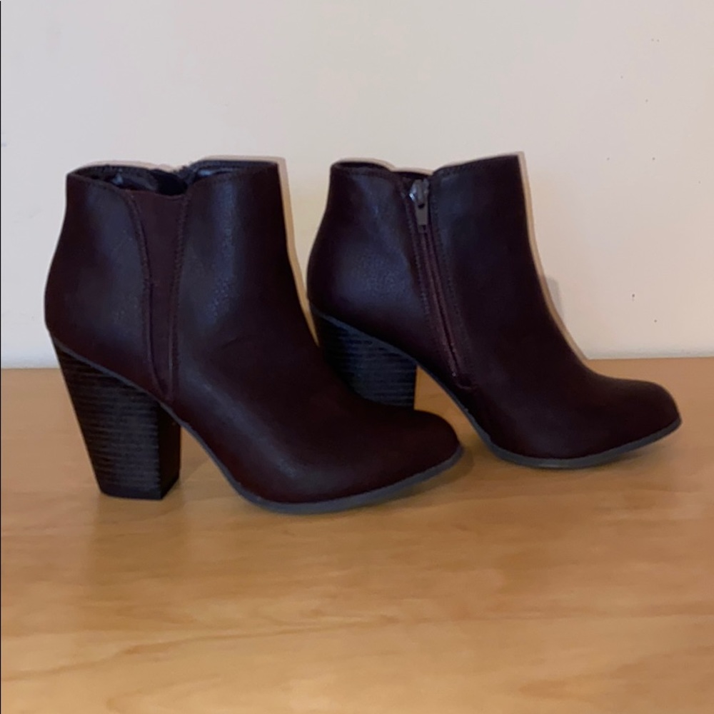 Small women’s boots 👢 🤩NEW 🆕